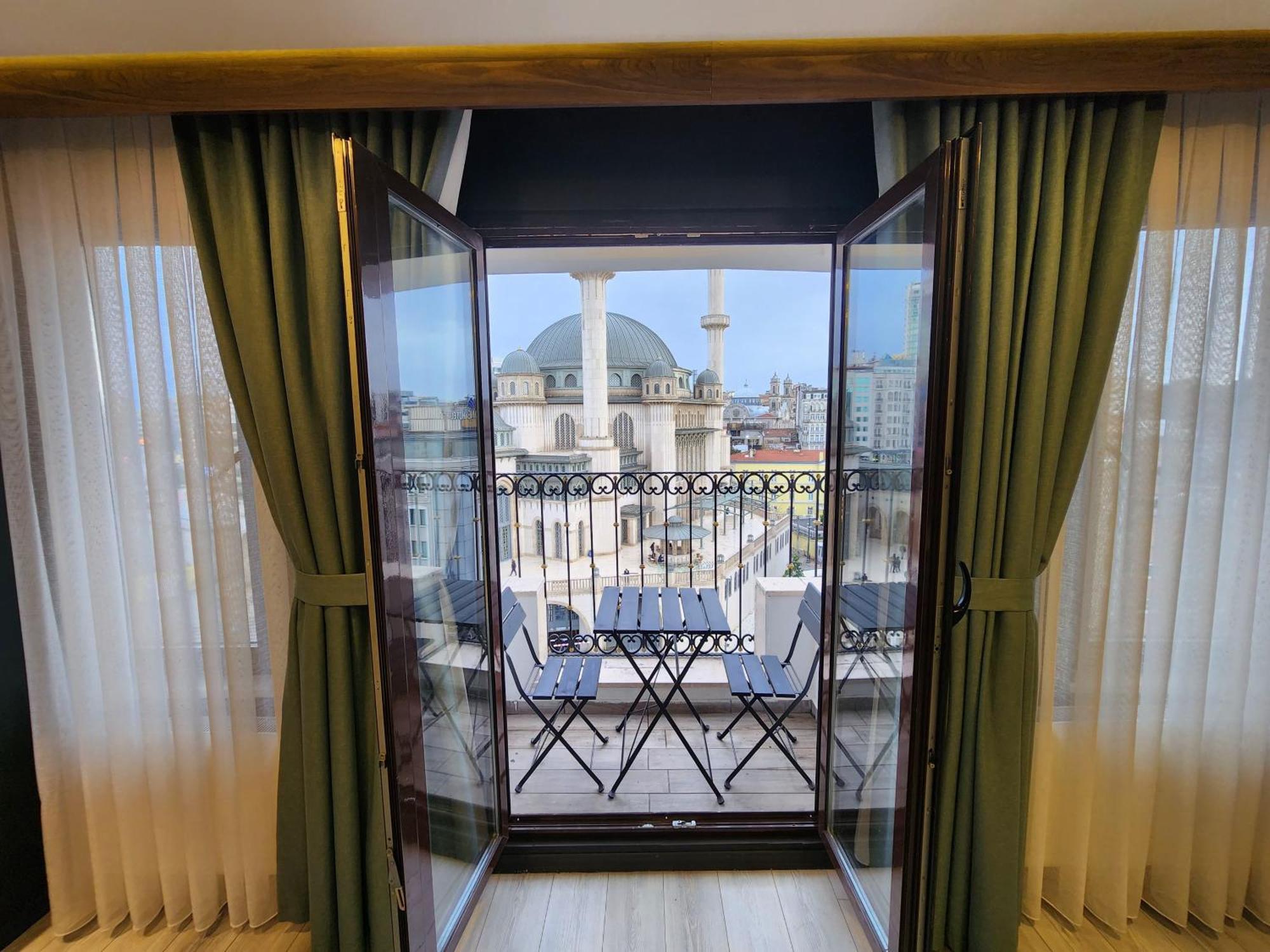 Taksim Landhouse Hotel อิสตันบูล ภายนอก รูปภาพ